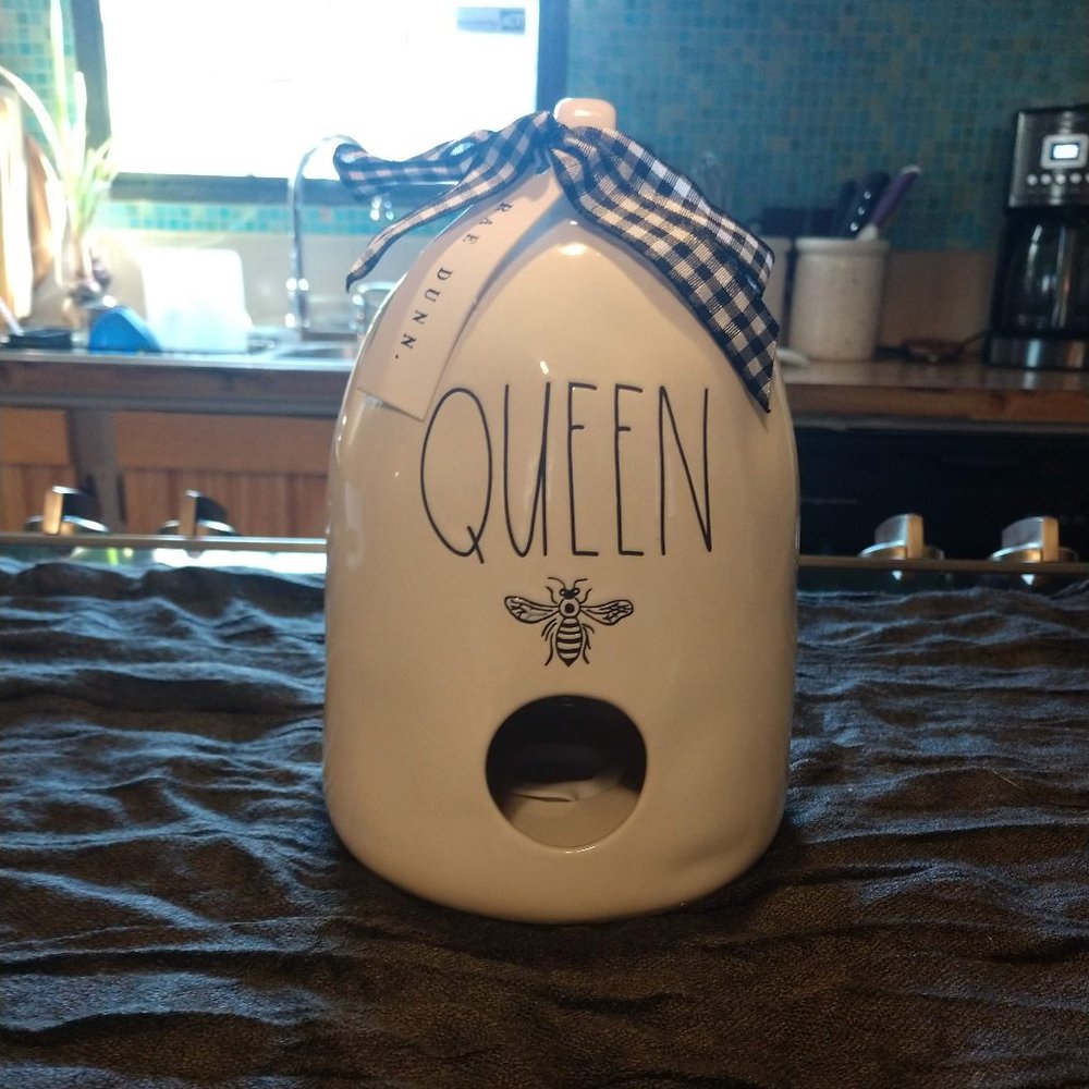 NEW Rae Dunn Bee Hive Birdhouse